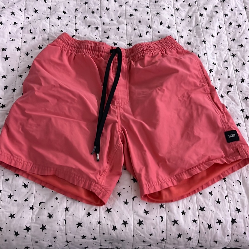VANS ACTIVE SHORTS - Peach Color